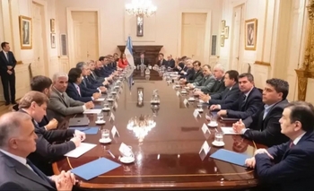 Imagen de la nota: Sin convocar a Kicillof, Milei recibirá este jueves a la mayoría de los gobernadores