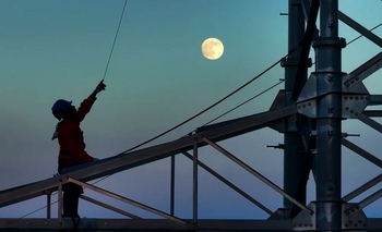 Imagen de la nota: El Gobierno desmiente que se piense en una jornada laboral de 12 horas