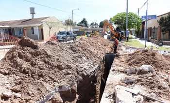 Imagen de la nota: Avanzan los trabajos para la extensión de la red cloacal en el Barrio Bancario