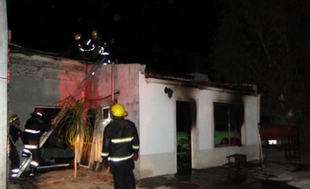 Imagen de la nota: Se incendió una vivienda en Barrio Lourdes