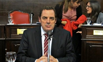 Imagen de la nota: Héctor Vitale fue distinguido con el Premio Parlamentario