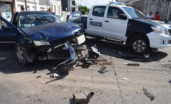 Imagen de la nota: Una mujer sufrió heridas en un fuertísimo choque contra un colectivo