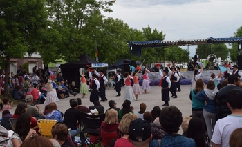 Imagen de la nota: La fiesta de la Kerb llenó de color la tarde de domingo 