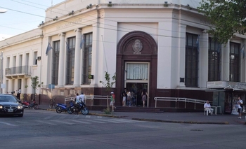 Imagen de la nota: Bancarios acordaron un 15 % de aumento