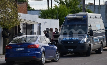 Imagen de la nota: Indagan a ex custodio apresado en allanamiento por droga