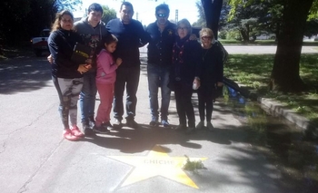 En recuerdo de un ciclista pintaron la estrella N° 153 Imagen de la nota:  En recuerdo de un ciclista pintaron la estrella N° 153
