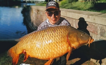 Otro Tapalqué Monster: pescaron una carpa de 15 kilos Imagen de la nota: Otro Tapalqué Monster: pescaron una carpa de 15 kilos