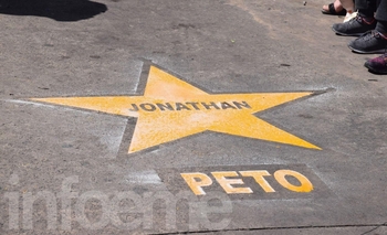En un emotivo acto, pintaron una estrella amarilla Imagen de la nota: En un emotivo acto, pintaron una estrella amarilla