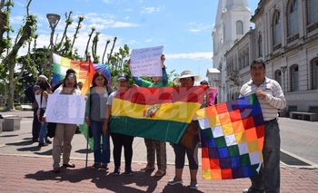 Imagen de la nota: Marcha en apoyo a Bolivia: “se vuelve 20 años atrás”