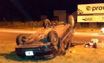 Imagen de la nota: Un muerto y cuatro heridos tras un vuelco en Bolívar 