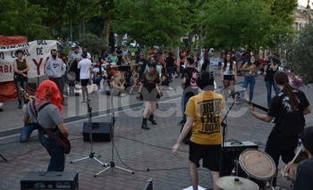 Imagen de la nota: Realizaron un festival artístico en el acampe 