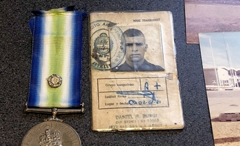 Imagen de la nota: Encuentran la cédula militar de un veterano de Malvinas en Londres