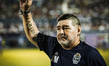 Tuvieron que sedar a Diego Maradona  Imagen de la nota: Tuvieron que sedar a Diego Maradona
