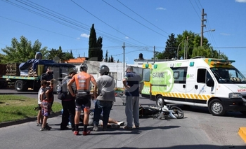 Imagen de la nota: Brutal choque: hospitalizaron a un motomandados