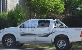 Imagen de la nota: Encuentran a un hombre muerto en una camioneta