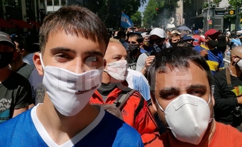 Olavarrienses viajaron para despedir a Maradona Imagen de la nota: Olavarrienses viajaron para despedir a Maradona