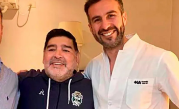Revelan una pelea de Maradona con su médico personal Imagen de la nota: Revelan una pelea de Maradona con su médico personal