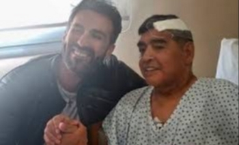 Imputan al médico de Maradona y le allanan la casa Imagen de la nota: Imputan al médico de Maradona y le allanan la casa