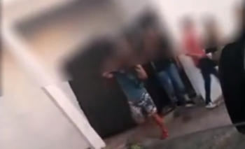 Imagen de la nota: Video: así desarticularon una fiesta clandestina de casi un centenar de jóvenes
