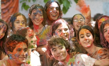 Imagen de la nota: En el primer día, se anotaron unos 5 mil adolescentes