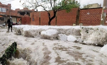 Imagen de la nota: Bolivia: una tormenta dejó 5 mil toneladas de granizo