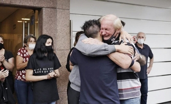 Dolor en el velorio del kiosquero asesinado en Ramos Mejía Imagen de la nota: Dolor en el velorio del kiosquero asesinado en Ramos Mejía