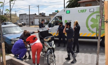 Imagen de la nota: Chocó a una motociclista, la arrastró y se fugó