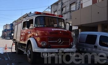 Imagen de la nota: Se incendió un depósito de tirantes en pleno centro