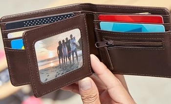 Imagen de la nota: Extravío de billetera de Alejandro Ayala