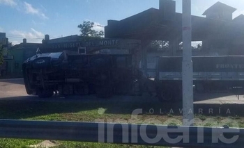 Imagen de la nota: Un camión de Olavarría volcó en San Miguel del Monte