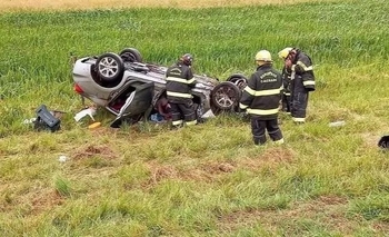 Imagen de la nota: Azul: una mujer murió tras despistar y volcar