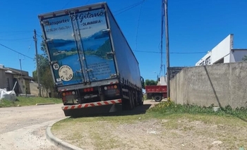 Reclamos por camiones mal estacionados en el B. Norte Imagen de la nota: Reclamos por camiones mal estacionados en el B. Norte