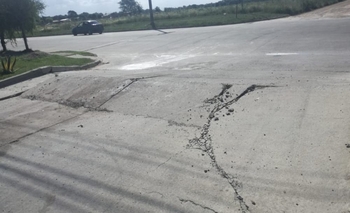 Vecinos reclaman por el estado del asfalto  Imagen de la nota: Vecinos reclaman por el estado del asfalto