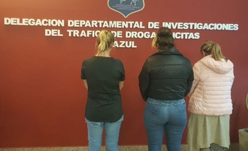Azul: detienen a tres mujeres que integraban una banda de venta de droga Imagen de la nota: Azul: detienen a tres mujeres que integraban una banda de venta de droga