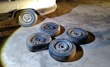 Dos roba ruedas fueron atrapados In Fraganti en el PIO I Imagen de la nota: Dos roba ruedas fueron atrapados In Fraganti en el PIO I