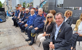 Imagen de la nota: Bomberos de Olavarría participaron del aniversario del cuartel de Tapalqué