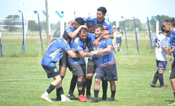 Imagen de la nota: Colonias y Cerros: la fecha se jugó de manera incompleta