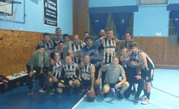 Imagen de la nota: Maxiliga: Racing y el CEF N°44, a Semifinales