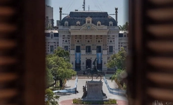 Imagen de la nota: Prevén que el empleo público bonaerense se mantendrá estable para 2026