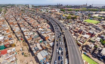 Imagen de la nota: Servicios básicos: el 46,2% de los hogares no accede al menos a uno de ellos