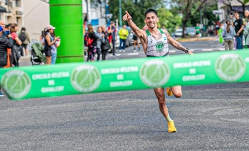 Imagen de la nota: Luciano Sosa, en lo más alto del podio en Chivilcoy