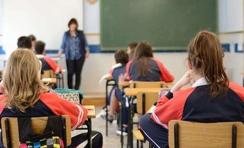 Imagen de la nota: Desregulación: colegios privados ya no deberán informar ni pedir aval estatal para fijar cuotas y matrícula