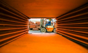 Imagen de la nota: El empleo privado sigue en caída, mientras crece el número de monotributistas