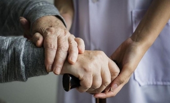 Imagen de la nota: Impulsan Capacitación para Cuidadores de Personas Mayores