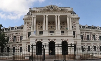 Imagen de la nota: Tras el pedido de ATE, la Provincia de Buenos Aires reabre la paritaria salarial