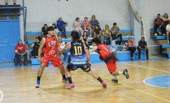 Imagen de la nota: Ganaron los olavarrienses en Trenque Lauquen y hay desempate