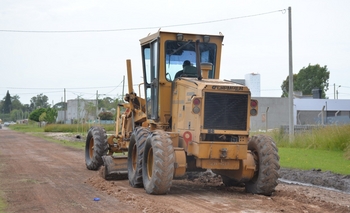 Imagen de la nota: Realizaron tareas de mantenimiento de calles en La Araña, Villa Aurora y AOMA