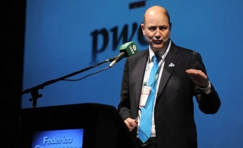 Imagen de la nota: Milei prepara un nuevo ajuste del Estado: echarían al 10% de los empleados