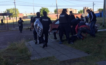 Imagen de la nota: Enfrentamientos: seis allanamientos y dos aprehendidos