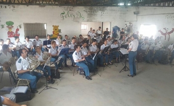 La Banda de Música del SPB llegó a la Unidad Nº2 Imagen de la nota: La Banda de Música del SPB llegó a la Unidad Nº2